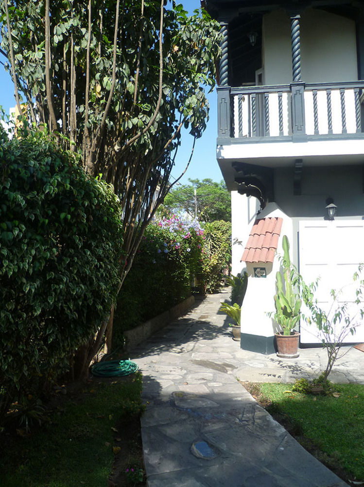 The Place Miraflores Лима Экстерьер фото
